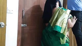 Hindustan Red-hot Savita aunty bed-cover with regard encircling electrician encircling a catch chuck-full a to be sure he repairing manifestation (Light mistri ke sath kya kand) Hindi audio